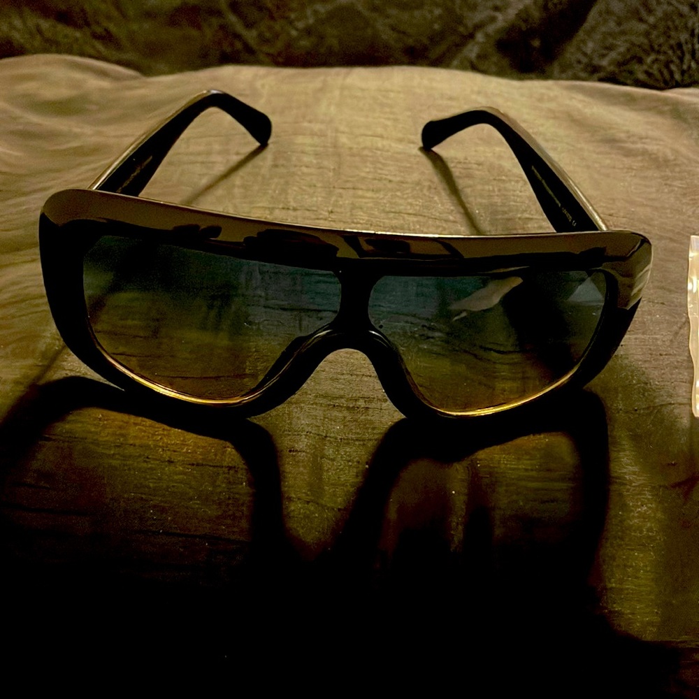 Black sunglasses